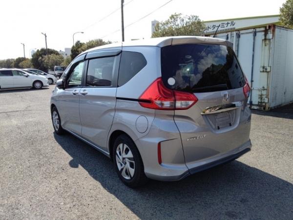 Минивэн гибрид класса компактвэн Honda Freed Plus (+) Hybrid кузов GB7 модификация Hybrid B гв 2017 пробег 125 т.км серебристый — фото 5